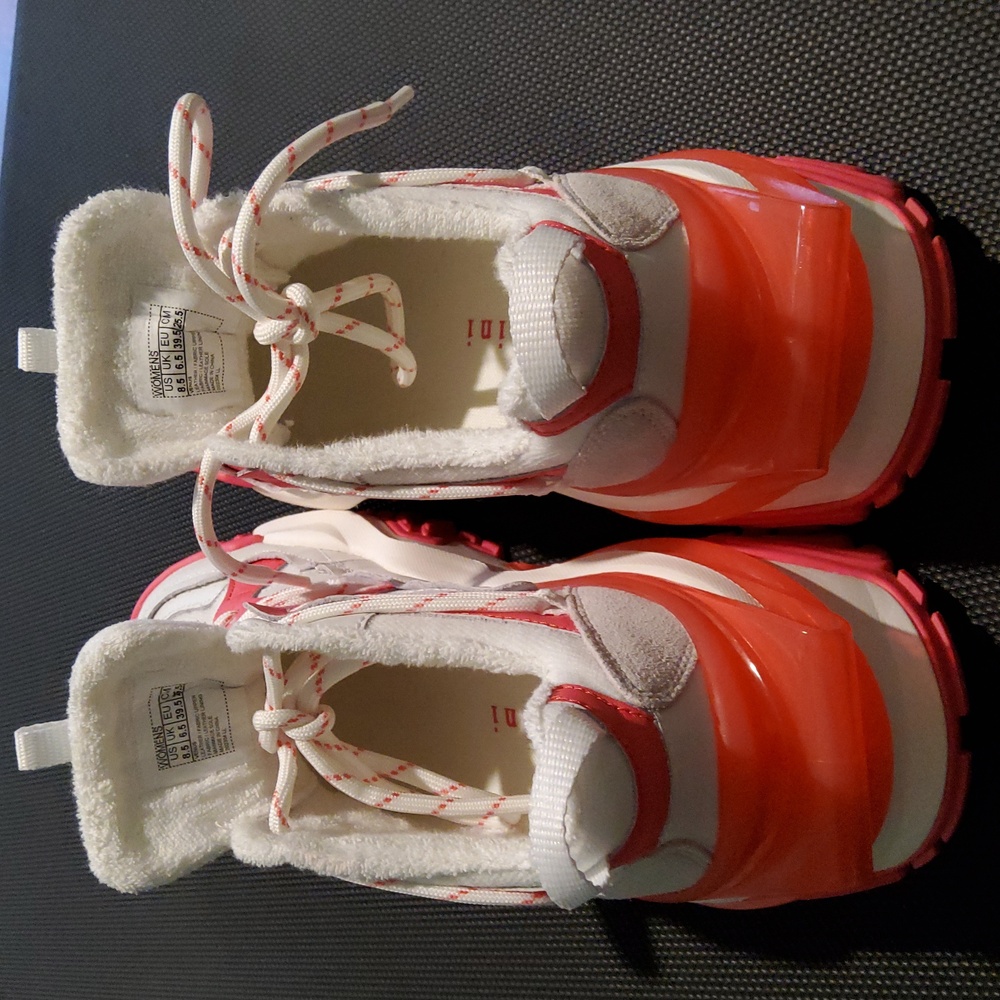 Venus Rhinestone Charms Sneakers - Picture 4 of 7